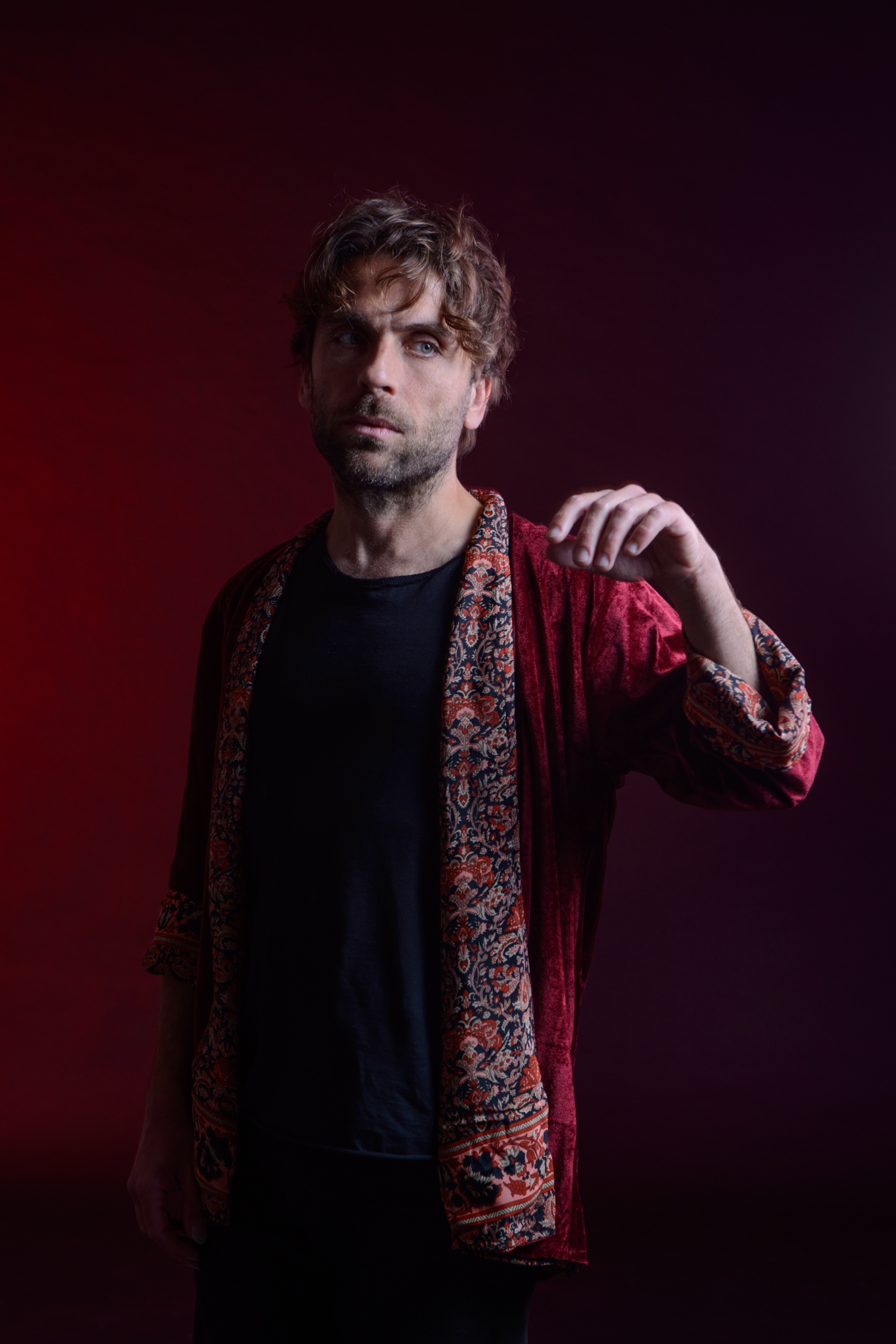 Immagine 5 maggio: FABRIZIO CAMMARATA “Stripped To The Bone”