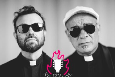  immagine 9 maggio: Total Reverends